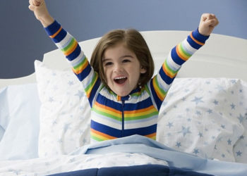 बच्चों को सुबह उठने की आदत डालें