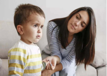 बच्चों को लालच देकर काम ना करायें