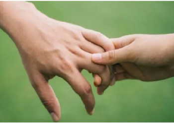 बीस साल तलाशा सही साथी नहीं मिला तो करली खुद से शादी