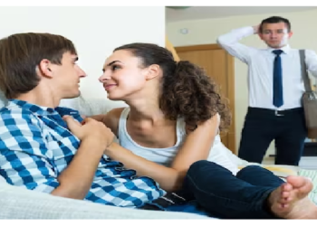 पति ने जन्मदिन पर ऐसी चीज कर दी भेंट कि खुल गया राज