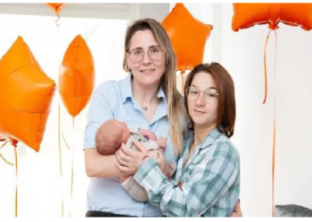 चमत्कार: लेस्बियन कपल ने नई तकनीक से ‎दिया बच्चे को जन्म