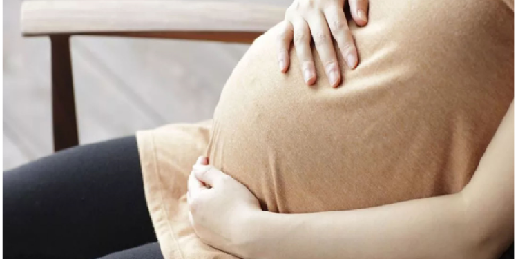 अमेरिकी महिला देगी 2 अलग-अलग बच्चों को जन्म, दोनों बच्चे नहीं हैं जुड़वां