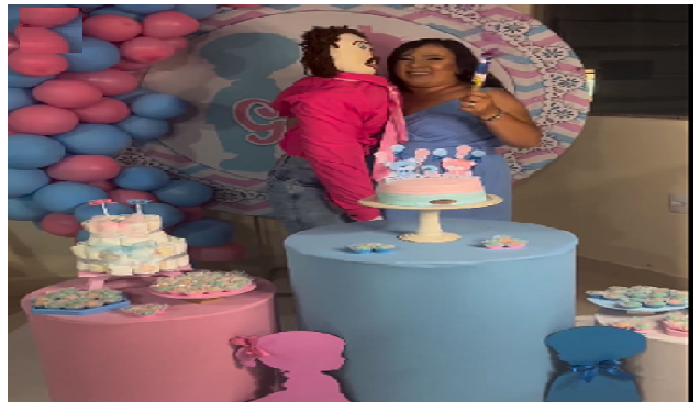 गुड्डे से शादी कर धडाधड मां बन रही महिला, महिला ने रखी बच्चे के जेंडर रिवील की पार्टी