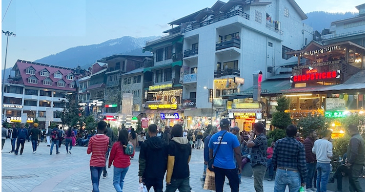 नए साल पर कुल्लू-मनाली में 90 फीसदी होटल बुक, 1 लाख टूरिस्ट आने की उम्मीद