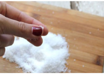 खाने में अलग से मिलाया चुटकी भर नमक…..दे देगा ये गंभीर बीमीरी