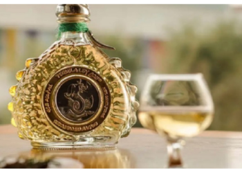 33 हजार रुपये की एक बूंद शराब, पूरी बोतल पर जड़े हैं हीरे-रूबी
