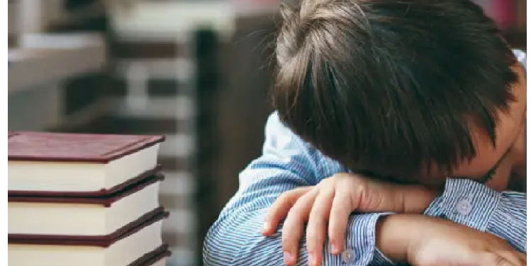 पढाई से परेशान बच्चा पहुंचा पुलिस थाने