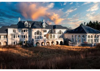 अरबों की हवेली लावारिस छोड़कर चला गया शख्स, हवेली अंदर सड रही कई लक्जरी गाडियां