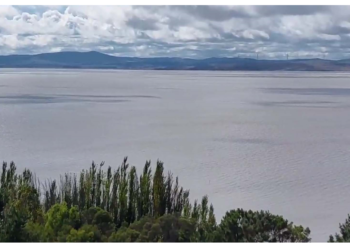 रात भर में 1 किमी पीछे चला जाता है पानी, झील हो जाती है गायब