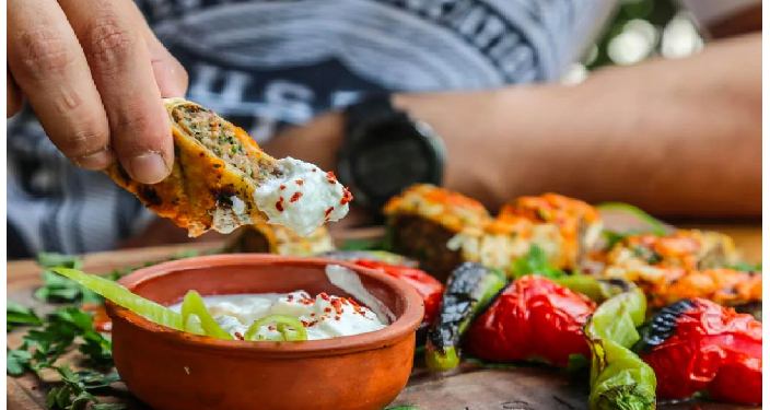 शख्‍स ने रोज मुफ्त खाने का निकाला धांसू तरीका, मैकडॉनल्ड्स से 100 दिन तक मुफ्त में खाना मंगाया