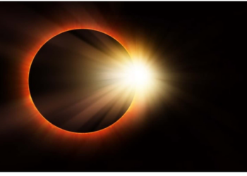 8 अप्रैल को होने वाला सूर्यग्रहण होगा कुछ अलग, सूर्यग्रहण पर दिखेगा ये दुर्लभ नजारा