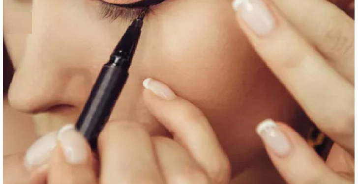 मेकअप नहीं किया तो महिला को नहीं मिली जॉब