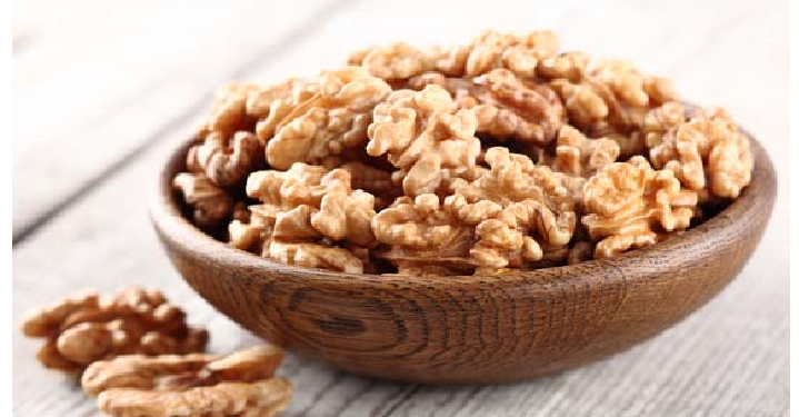 दमकती त्वचा के लिए अखरोट होता है बेहद फायदेमंद, ऐसे करें सेवन