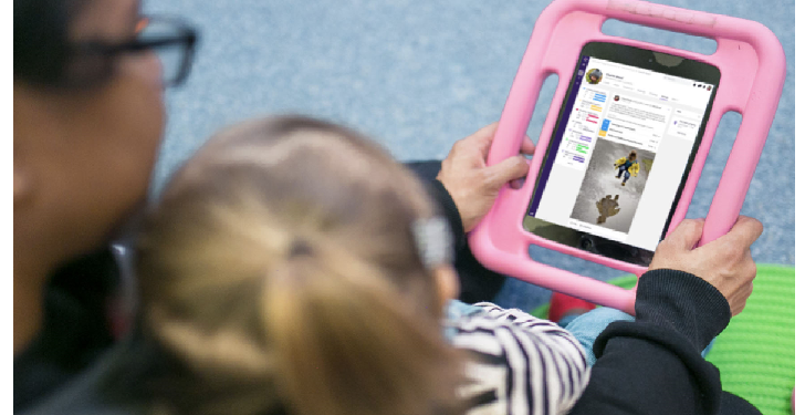 लड़की ने माता पिता पर केस किया पूछा- बिना इजाजत मुझे पैदा क्यों किया?