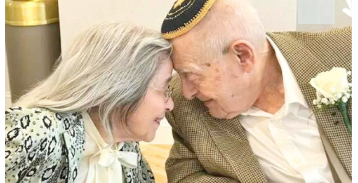 9 साल का प्यार परिणय बंधन में बंधा: 100 का दूल्हा 102 साल की दुल्हान ने बनाया रिकार्ड