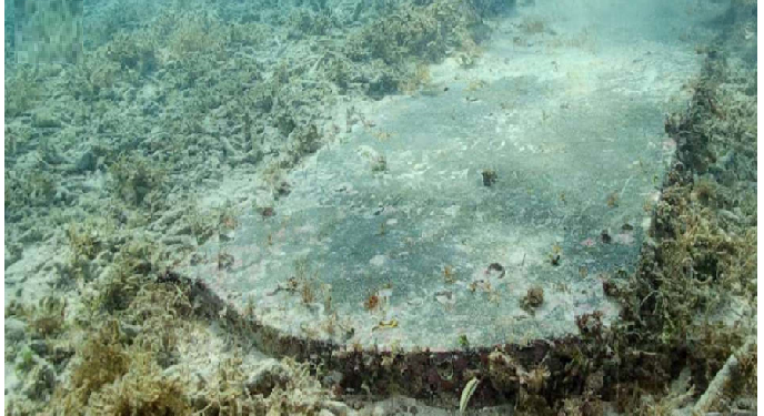 यहां ज़मीन के ऊपर ही नहीं बल्कि पानी के अंदर भी मौजूद है कब्रिस्तान