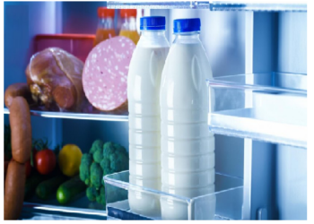 फ्रिज में दूध रखना कितना सुरक्षित और सही तरीका क्या…जान लें आप