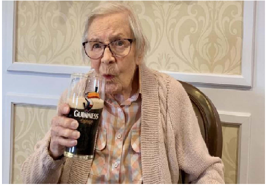 कैथलीन की लंबी उम्र का राज खास ड्रिंक और सिंगल रहने में है छिपा