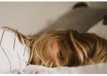 विटामिन बी12 की कमी से भी आती है ज्यादा नींद