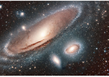 विशाल ब्लैक होल को तारों को निगलते हुए कैमरे में कैद किया