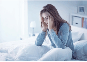 नींद की कमी से हो सकता है डिमेंशिया का खतरा, भूलकर भी ना करें ये काम