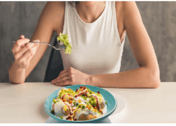 पुरुषों की तुलना में महिलाओं को अधिक पोषक तत्वों की जरूरत