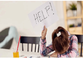 पढ़ाई के बोझ के कारण बच्चों को हो रहा मानसिक तनाव