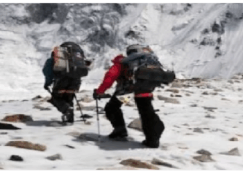 माउंट एवरेस्‍ट पर चढ़ना आसान नहीं, खर्च करना पड़ते हैं लाखों रुपए