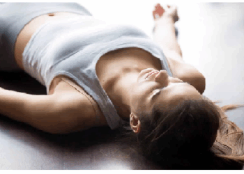 रात के समय भी कुछ योगासन हो सकते हैं फायदेमंद