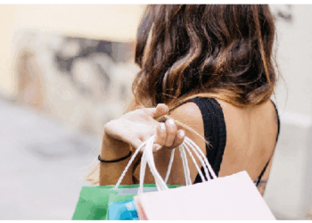 करोड़ों की कर डाली ऑनलाइन शॉपिंग, अब घर में सोने तक की जगह नहीं