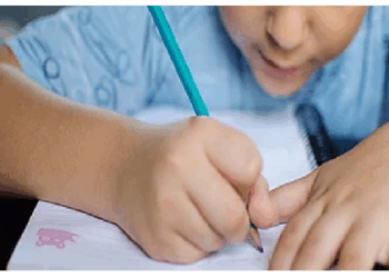 लिखना भी एक है कला, बच्चों को इस प्रकार सिखायें लिखना