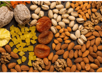 खुश रहने के लिए करें सूखे मेवे का नाश्ता