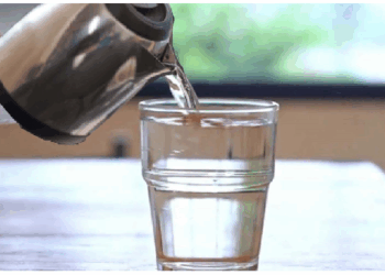 सुबह गुनगुना पानी शरीर के लिए बेहद फायदेमंद