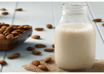 बच्चों को दूध में मिलाकर दे बादाम, ये फायदे जानकर हो जाएंगे हैरान