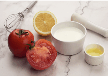 बाजार से कई क्रीम नहीं रसोई के सामान का उपयोग करें, दही, टमाटर हैं प्राकृतिक क्लींजर