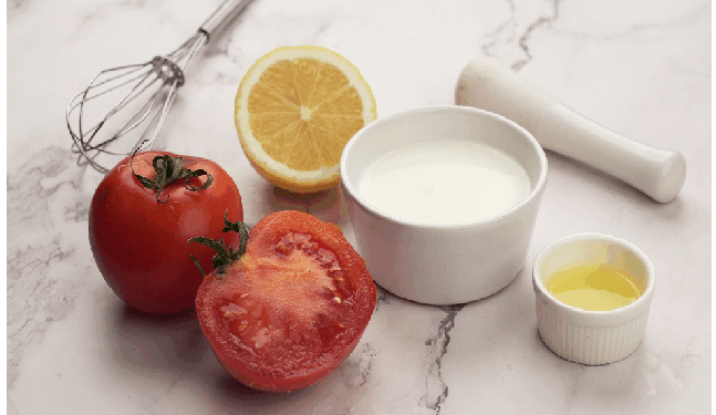 बाजार से कई क्रीम नहीं रसोई के सामान का उपयोग करें, दही, टमाटर हैं प्राकृतिक क्लींजर