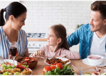 बचपन से पौष्टिक खाने में जगाए बच्चे की रूचि