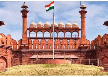 लाल किले में रखा हीरों से जड़ित पौन किलो सोने का कलश ले उड़े चोर, मचा हड़कंप