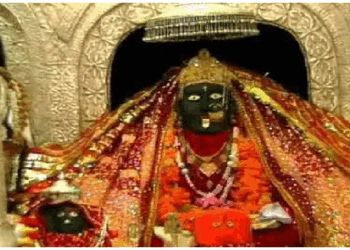 दिवाली पर लगता है पत्थर मेला, घायलों के खून से करते हैं मां काली का तिलक