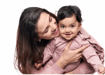 बच्चों के लिए प्यार है बेहद जरूरी, ऐसे दिखाएं बच्चों के प्रति प्यार