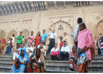 मंदिर में दर्शनों के बाद इसलिए कुछ समय बैठने की है मान्यता