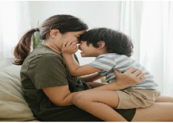 बच्चों को प्यार देने के साथ ही थोड़ी बहुत सख्ती भी जरुरी