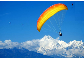 पैराग्लाइडिंग करते समय 4 बातों का रखें ध्यान