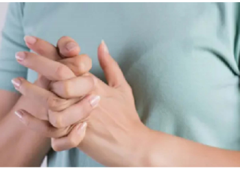 कभी-कभार उंगलियां चटकाना नहीं होता नुकसानदायक