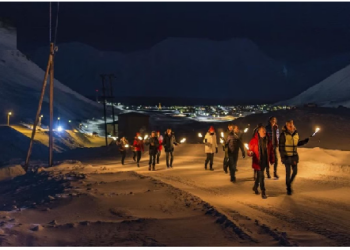 जहां दिन और रात में नहीं है फर्क, चार महीने बिना सूरज के जीवन जीते हैं लोग