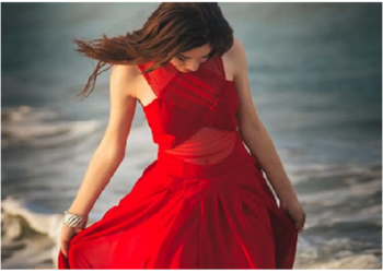 लाल रंग के कपडों में लगते हैं आकर्षक, लेकिन क्या ऐसा सच में होता है?