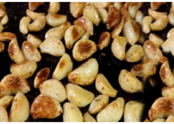 लहसुन की दो भुनी हुई कलियां खाने से कोलेस्ट्रॉल होता है नियंत्रित