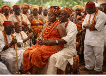 नाइजीरिया की एदो और एसान जनजातियों में है अनोखा रिवाज, विदाई से पहले दुल्हन को कई बार करना पड़ता है ये काम