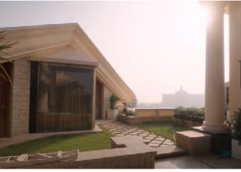 मुंबई में ऐसा घर जो एंटीलिया और फिल्म स्टार्स के घरों को दे रहा टक्कर, बिना AC के रहता है ठंडा