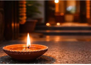 घर में इन जगहों पर नहीं जलाना चाहिए दीया, जानें वास्तु के नियम